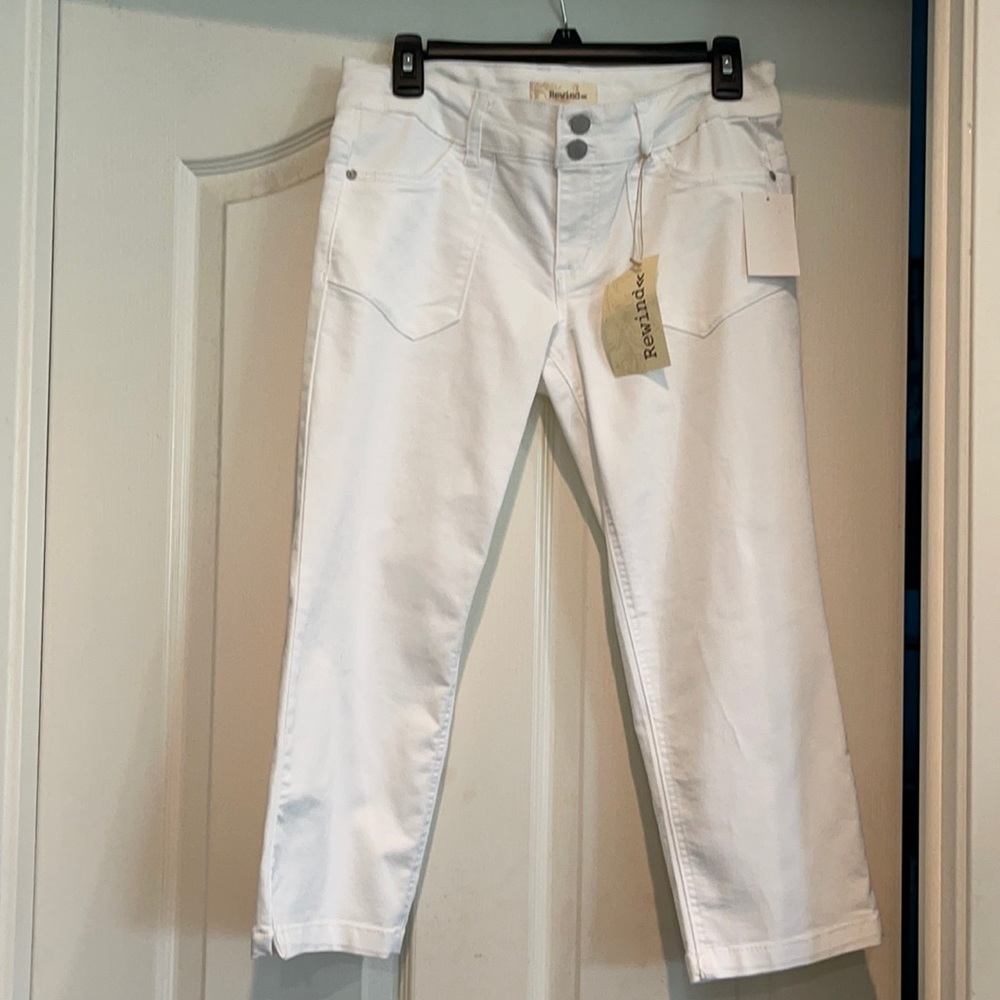 Juniors white Capri pants